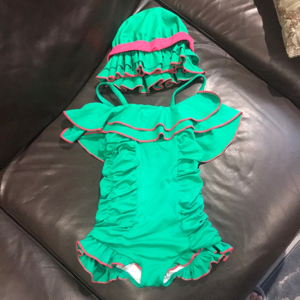 Chichanella Bella swimsuit & swim cap Hat😍